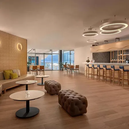 Hilton Costabella And Отель