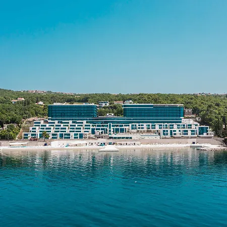 Hilton Costabella And