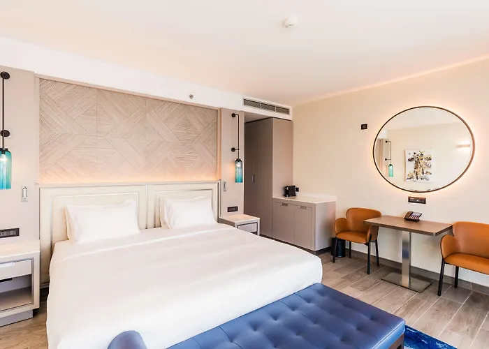 Hilton Costabella And ホテル