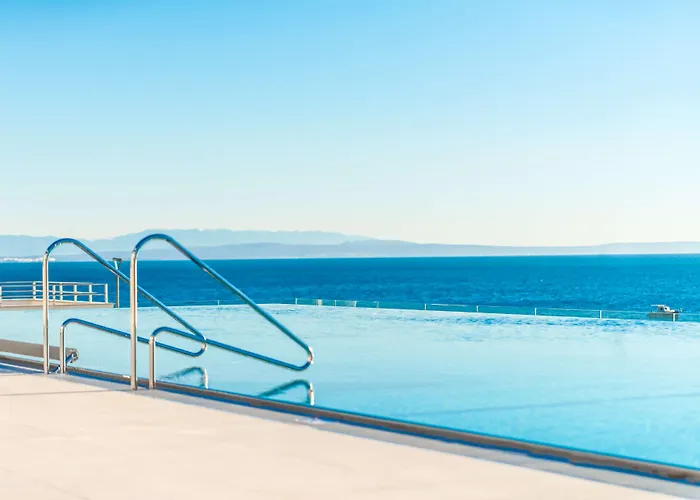 Hilton Costabella And ホテル