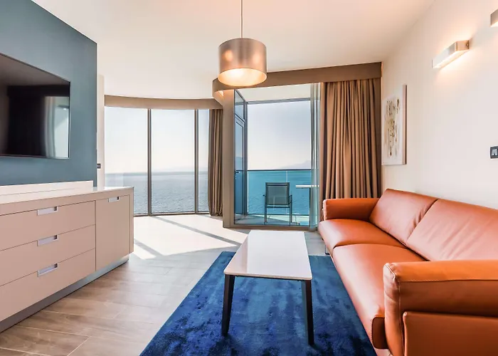 Hilton Costabella And ホテル