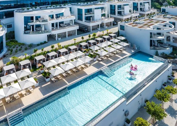 Hilton Costabella And リエカ