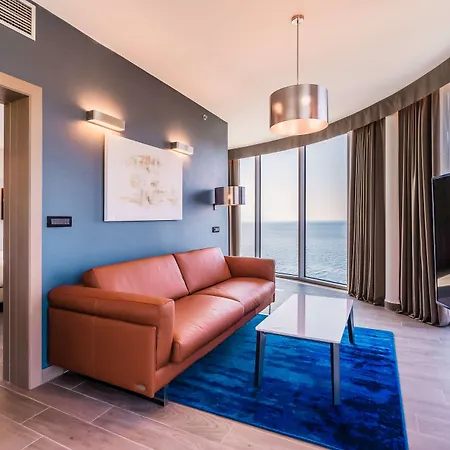 Hilton Costabella And Ριέκα