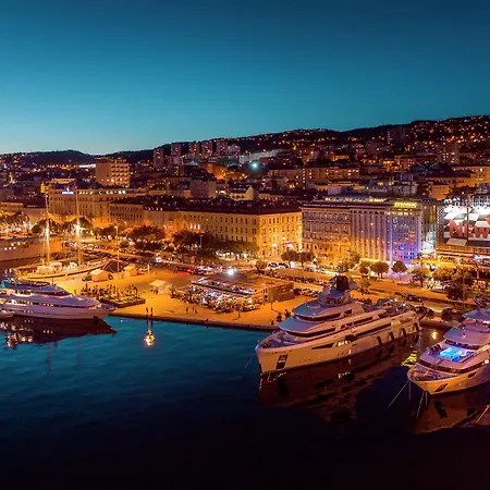 Hilton Costabella And