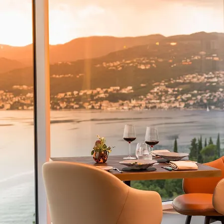 Hilton Costabella And Ξενοδοχείο