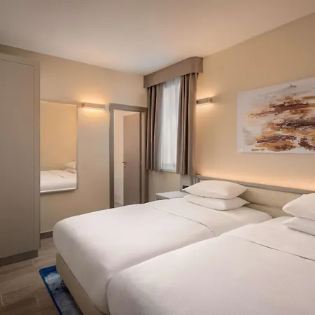 Hilton Costabella And 酒店