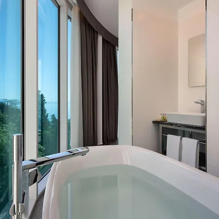 Hilton Costabella And