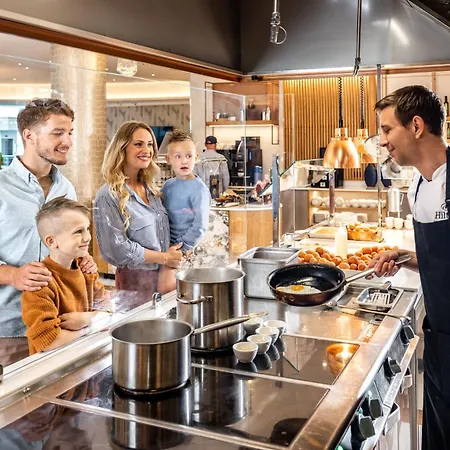 Hilton Costabella And