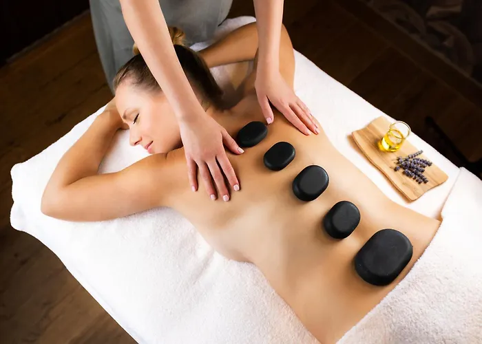 Hilton Costabella And רייקה