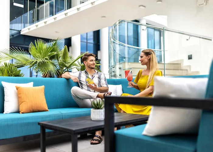 Hilton Costabella And מלון