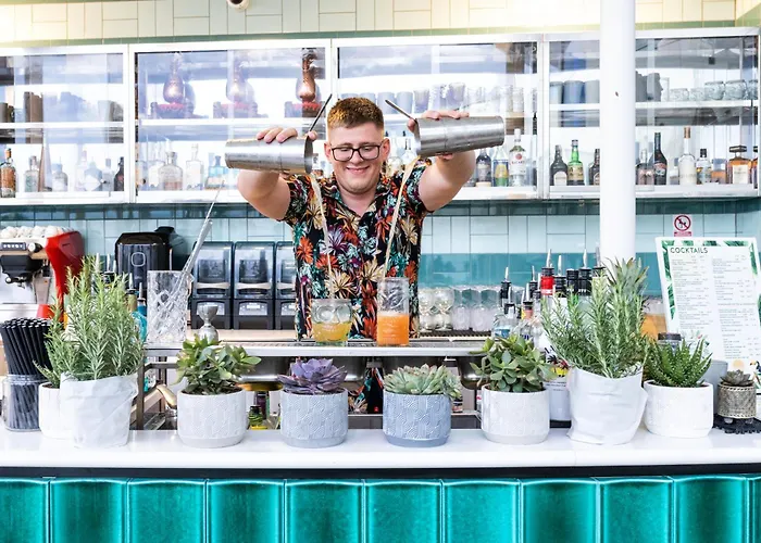 Hilton Costabella And מלון 5*