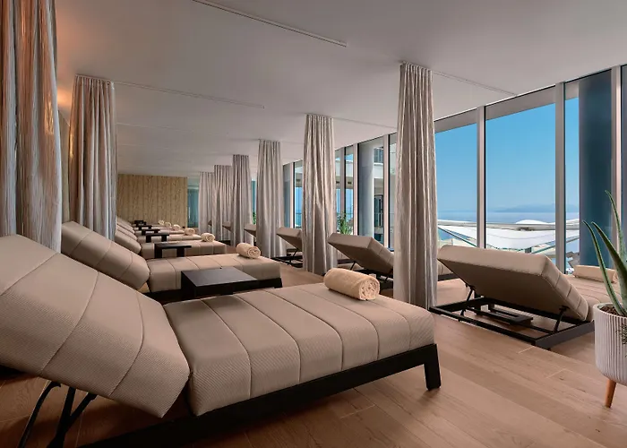 Hilton Costabella And 5* רייקה