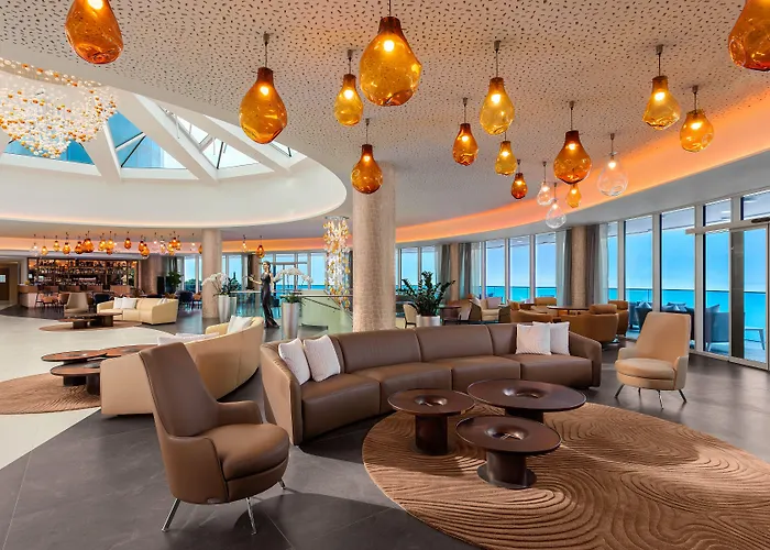 Hilton Costabella And מלון