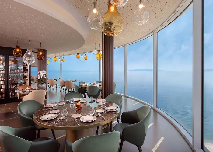 Hilton Costabella And מלון 5*