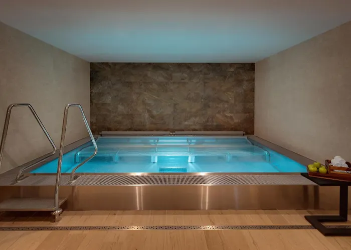 מלון Hilton Costabella And